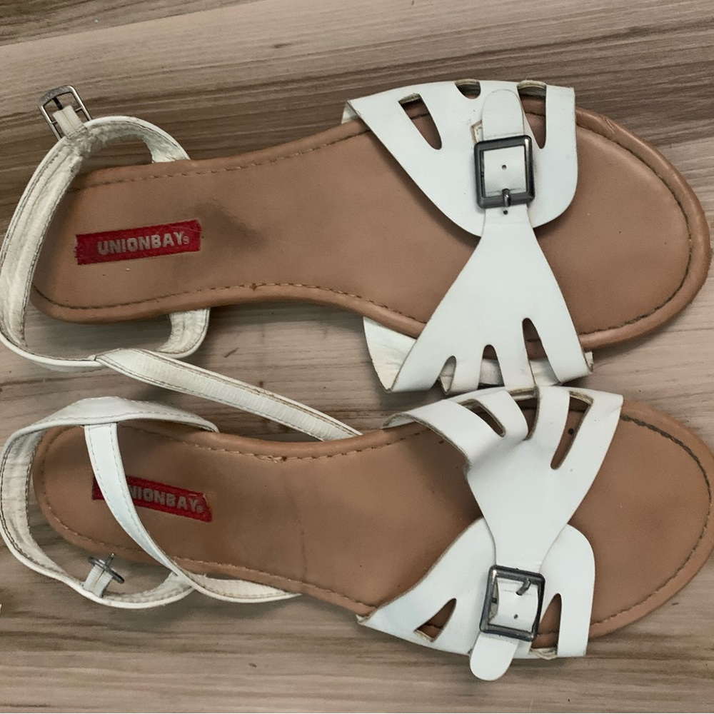 Union bay size 10, flat sandals